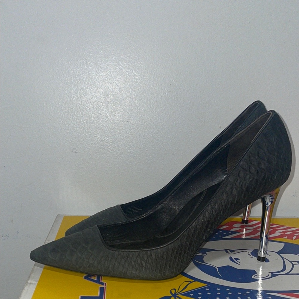 Kenneth Cole heels size 9.5